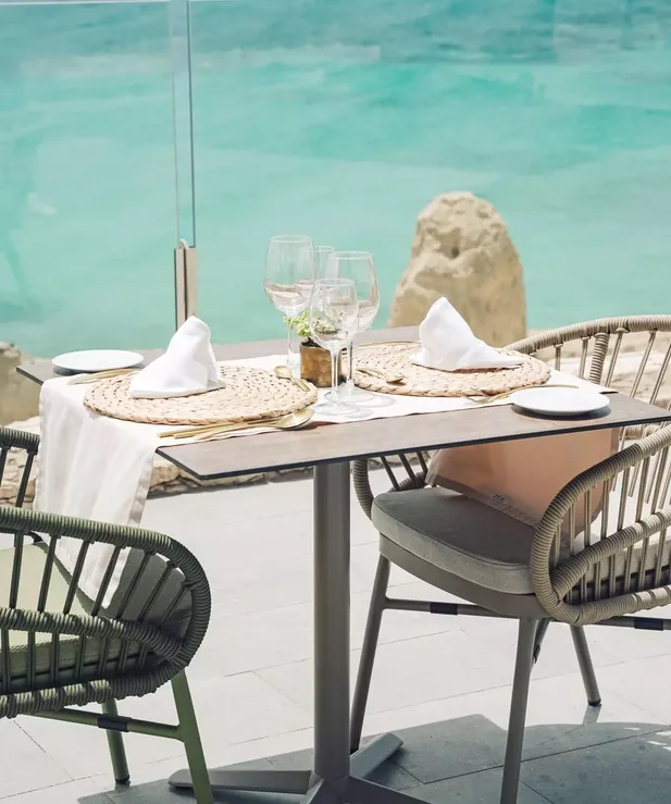 R2 Lagoon Beach Club