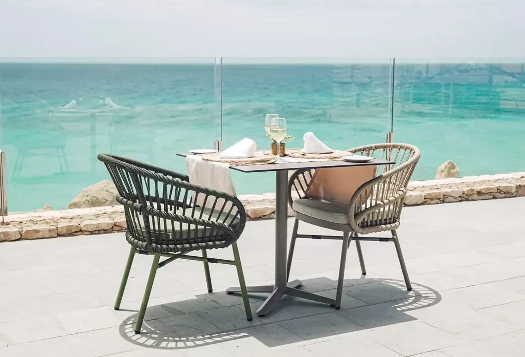 R2 Lagoon Beach Club