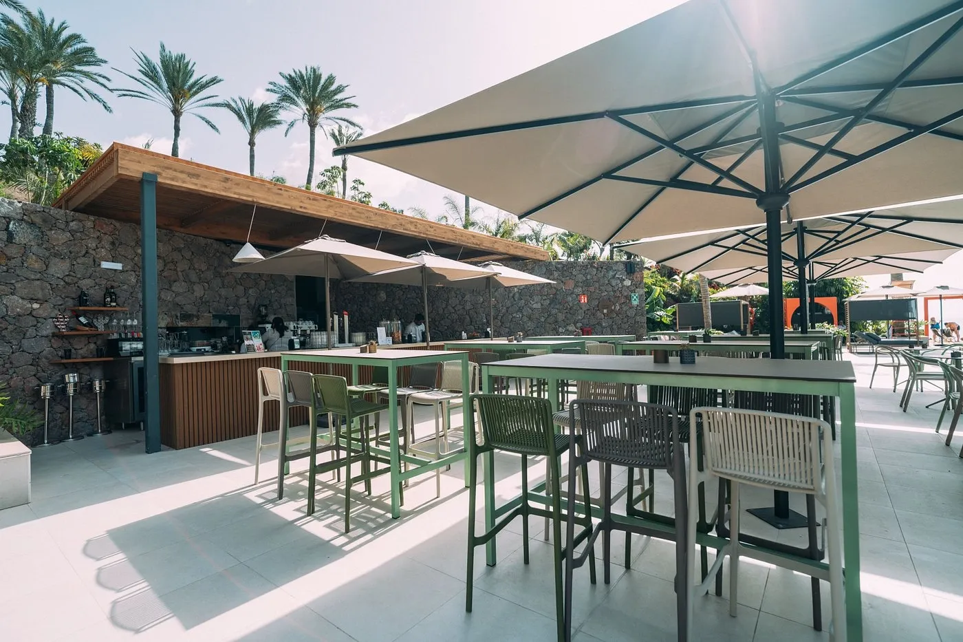 R2 Lagoon Beach Club