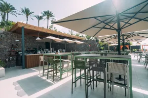 R2 Lagoon Beach Club
