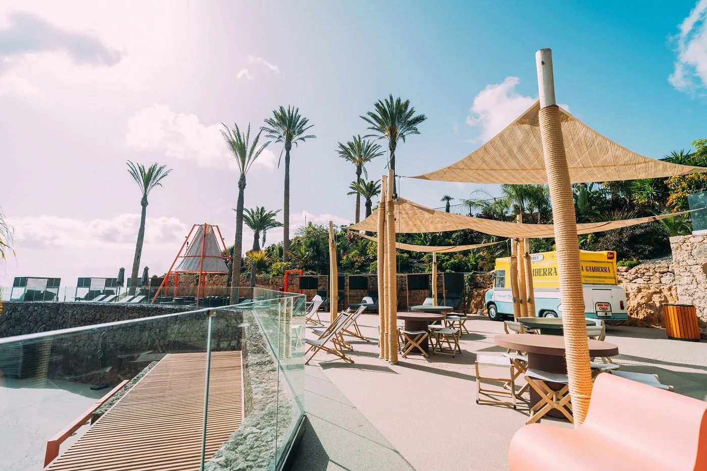 R2 Lagoon Beach Club