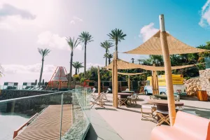 R2 Lagoon Beach Club