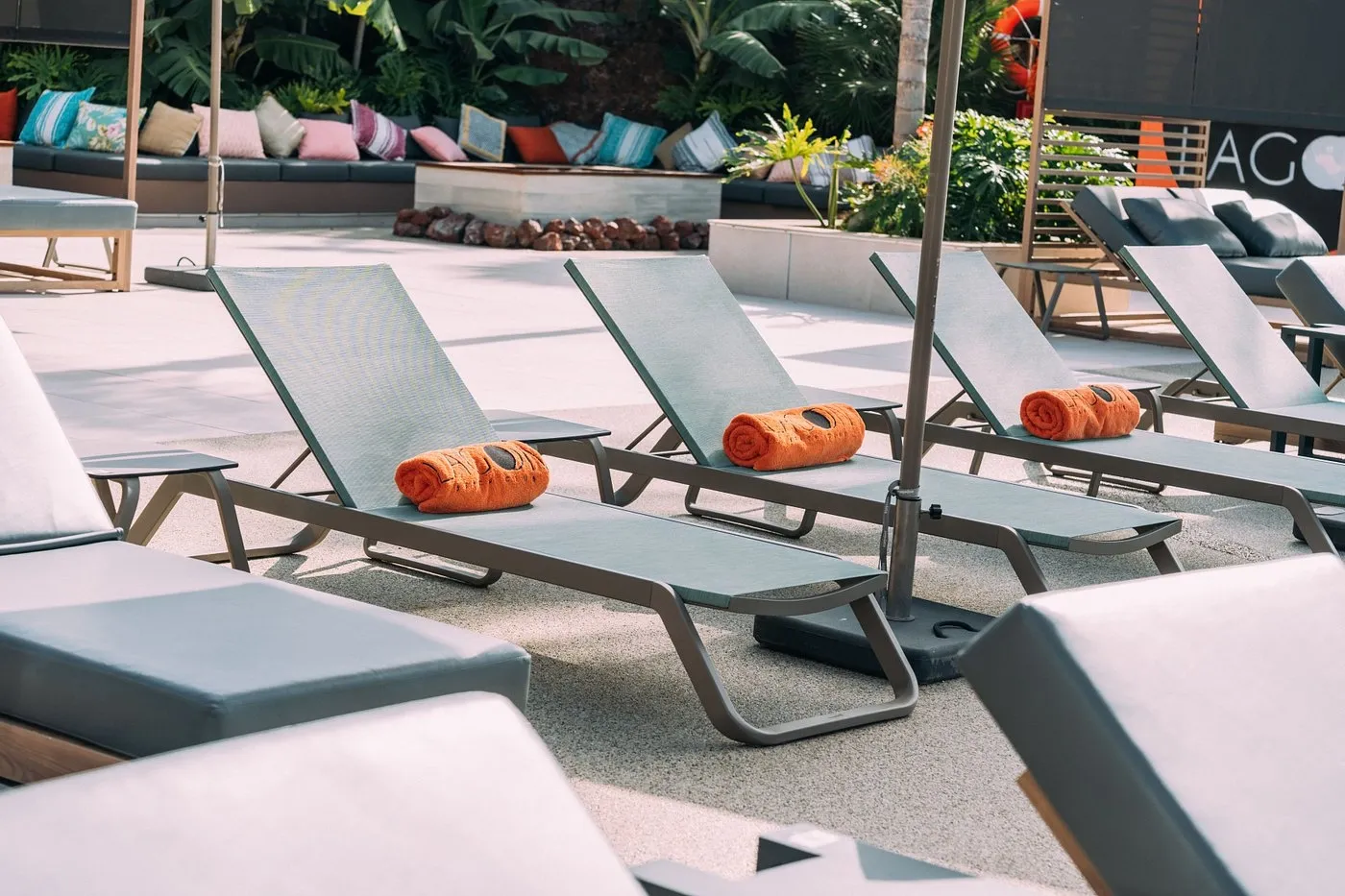 R2 Lagoon Beach Club