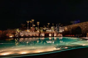 R2 Lagoon Beach Club