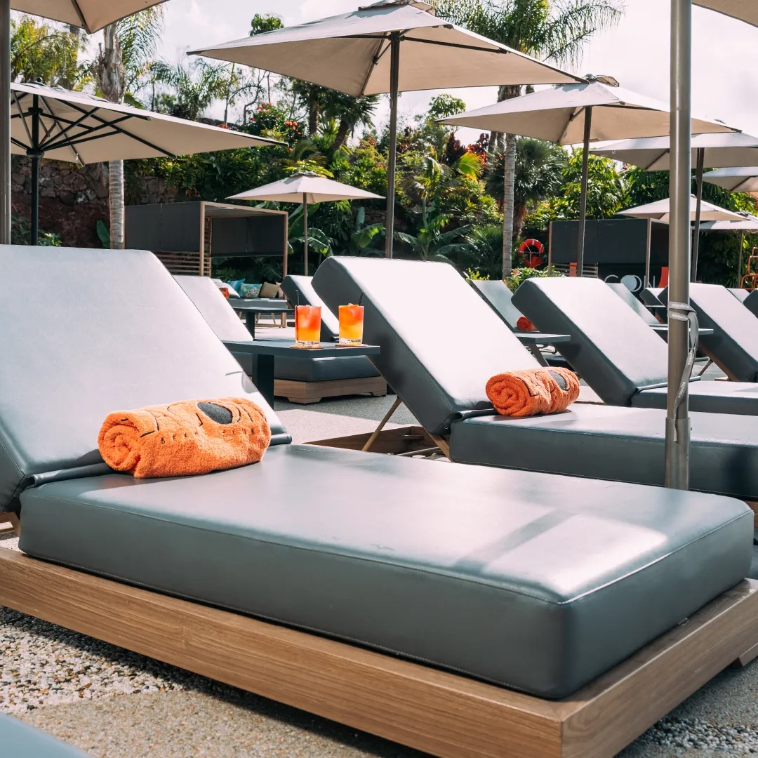 R2 Lagoon Beach Club