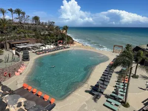 R2 Lagoon Beach Club